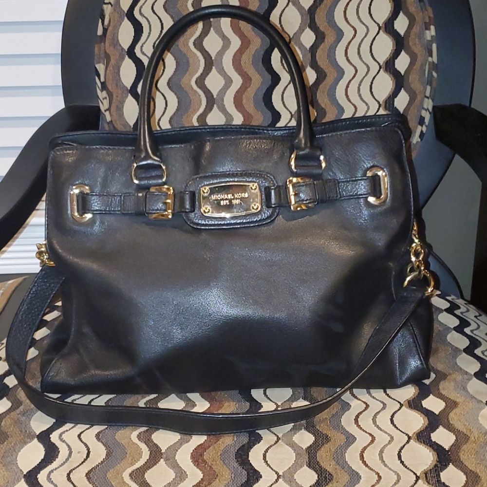 100% Authentic Michael Kors tote. EUC. FREE SHIPPING